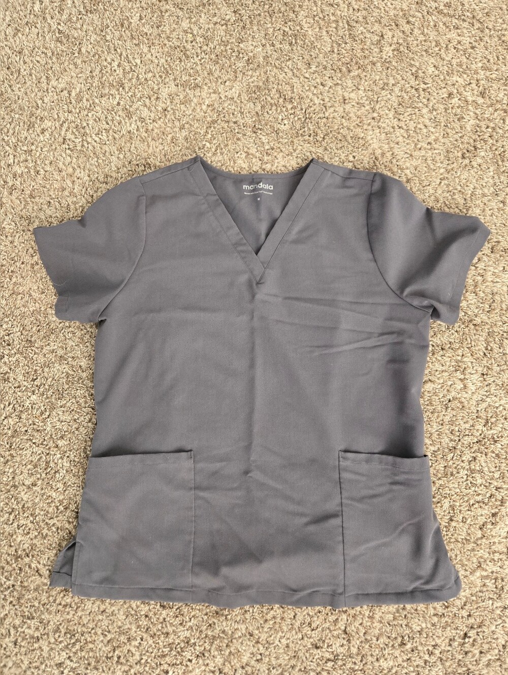 Mondela Short Sleeve V-Neck Scrub Top in Charcoal Gray Sz Medium